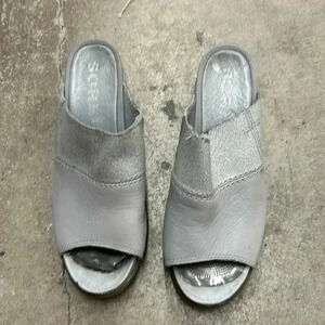 Sorel wedge slides